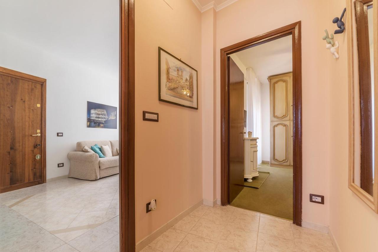 San Giovanni Apartment With Balcony Рим Екстер'єр фото